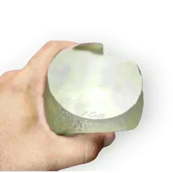 Vintage Sculptured Lucite "Bird in Flight" Seagull Paperweight Signed J. Pelt - Picture 6 of 6